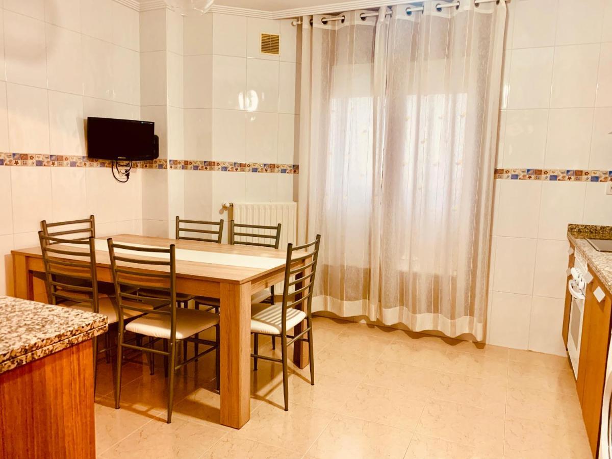 Alfaraz Apartment อาบีเลส ภายนอก รูปภาพ